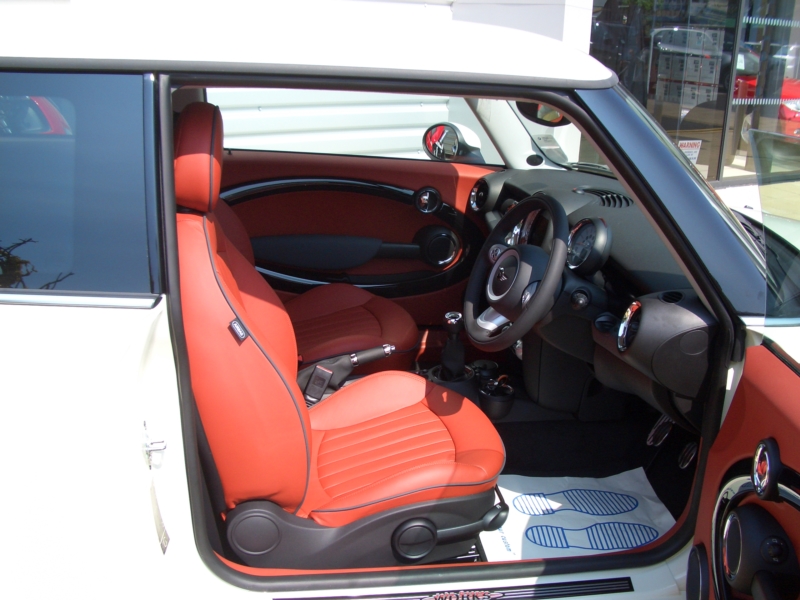 07-04-28_01 - Pepper White R56 MINI at Rydale.JPG